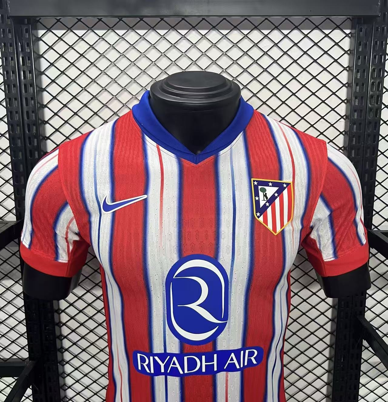 24‑25 Season Atletico Madrid Home Jersey 5A Quality - Image 3